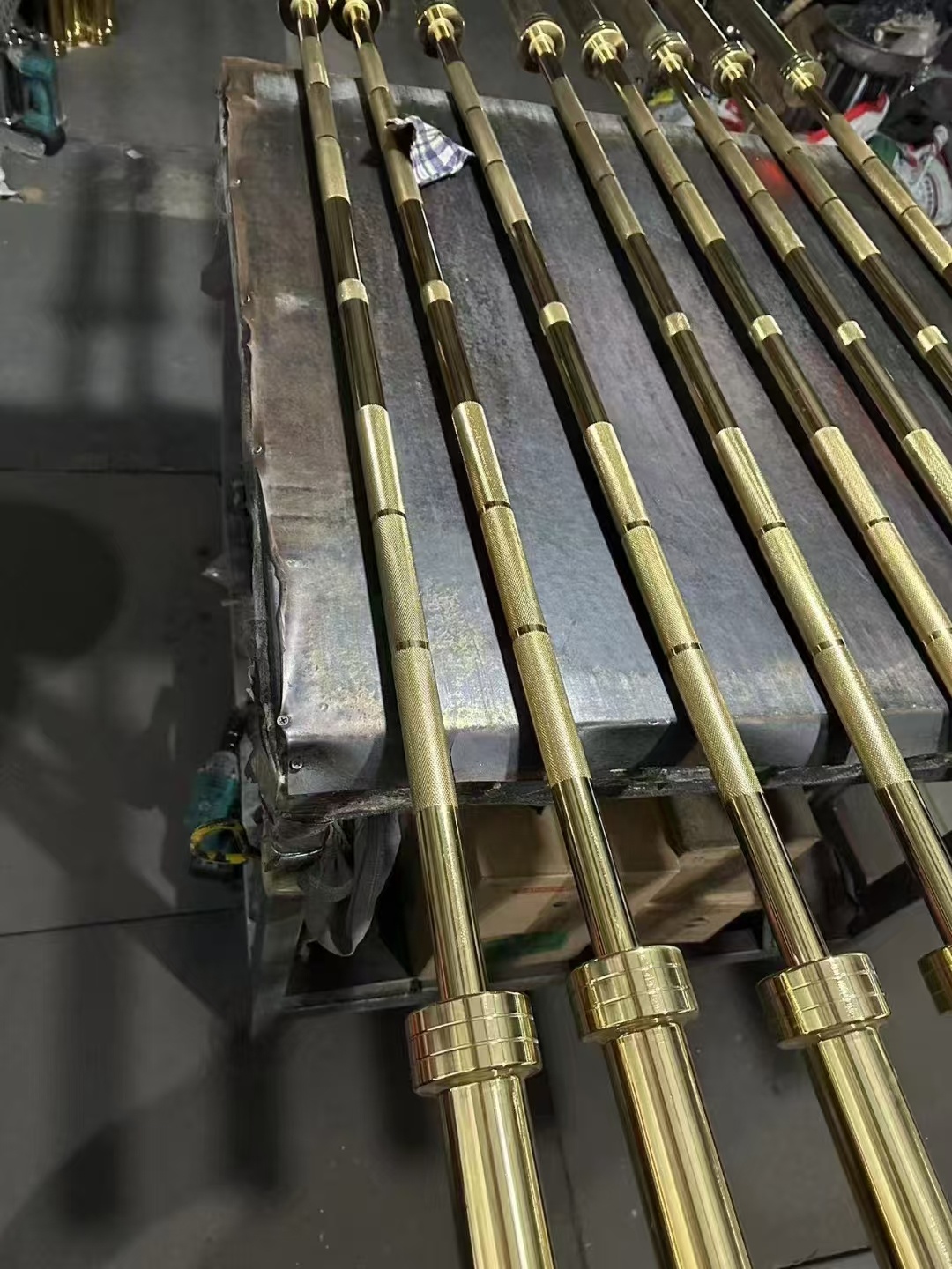 Olympic Barbell 20Kg - قضيب حديد فولاذي 20 كجم للتدريب