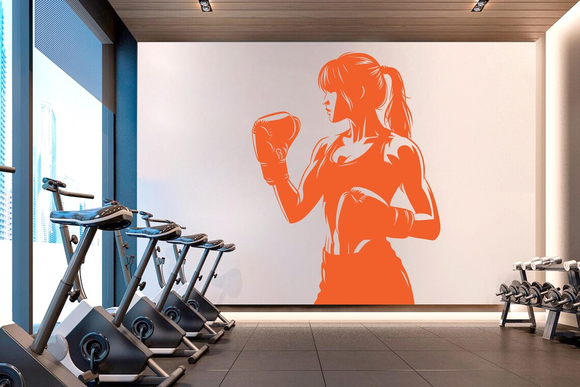 الملاكمة فتاة الصالة الرياضية  - مراجعة Home Gym On Wall وسعره
