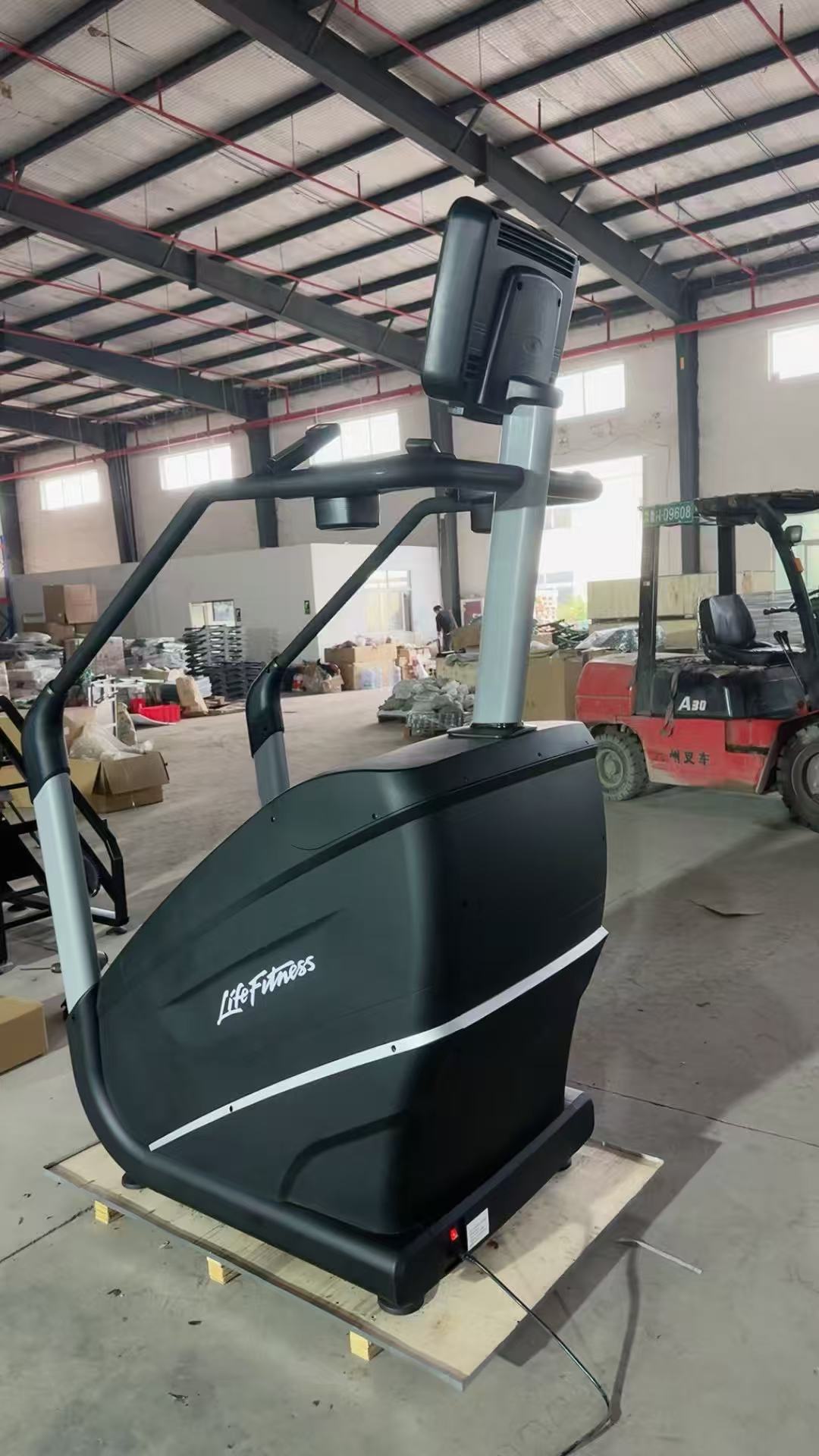 جهاز تسلق الدرج التجاري للياقة - مراجعة Home Gym Body Master وسعره